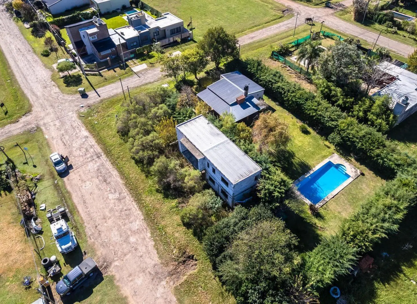 VENTA - CASA A TERMINAR DE 190M2 CONSTRUIDOS Y 330M2 DE LOTE - BARRIO BOSQUE AZUL ROLDAN 3