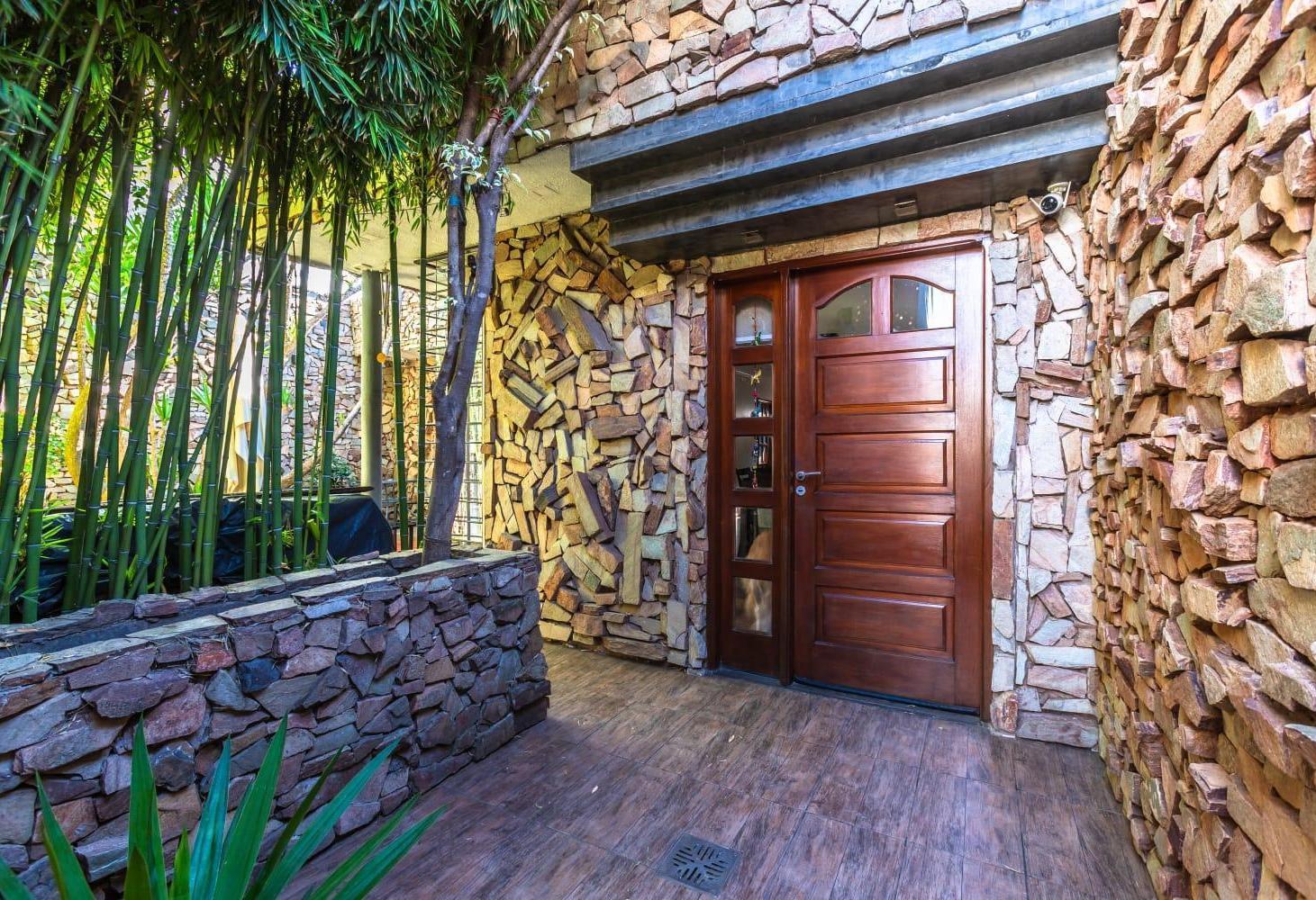 Foto de VENTA - CASA DE PASILLO DOS DORMITORIOS Y PATIO - BARRIO JOSE DE SAN, imagen 3