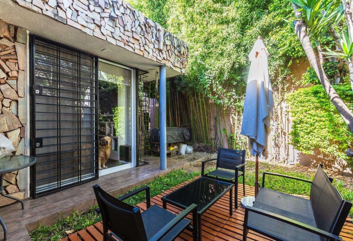 Foto de VENTA - CASA DE PASILLO DOS DORMITORIOS Y PATIO - BARRIO JOSE DE SAN, imagen 2