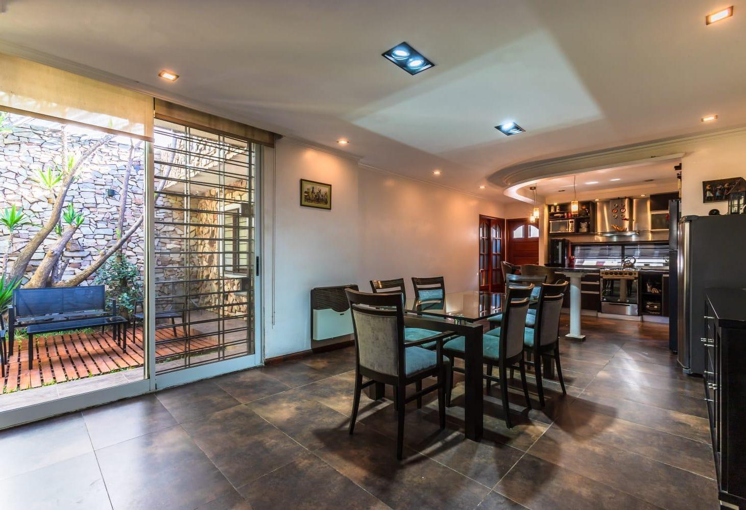 Foto de VENTA - CASA DE PASILLO DOS DORMITORIOS Y PATIO - BARRIO JOSE DE SAN, imagen 5
