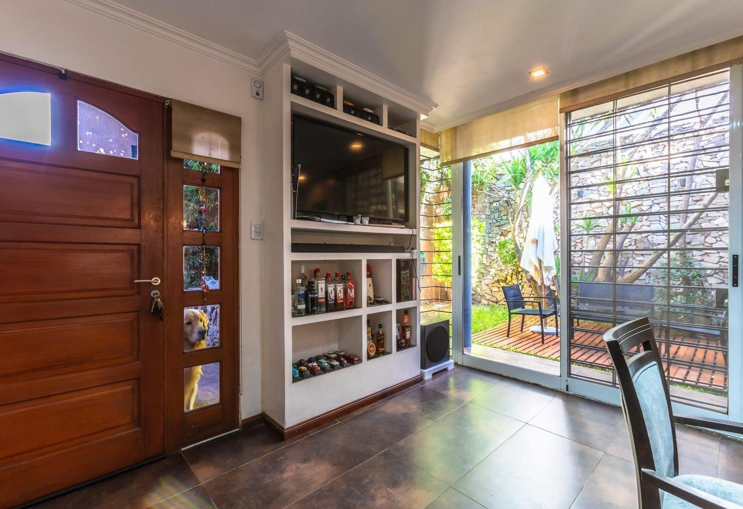 Foto de VENTA - CASA DE PASILLO DOS DORMITORIOS Y PATIO - BARRIO JOSE DE SAN, imagen 4