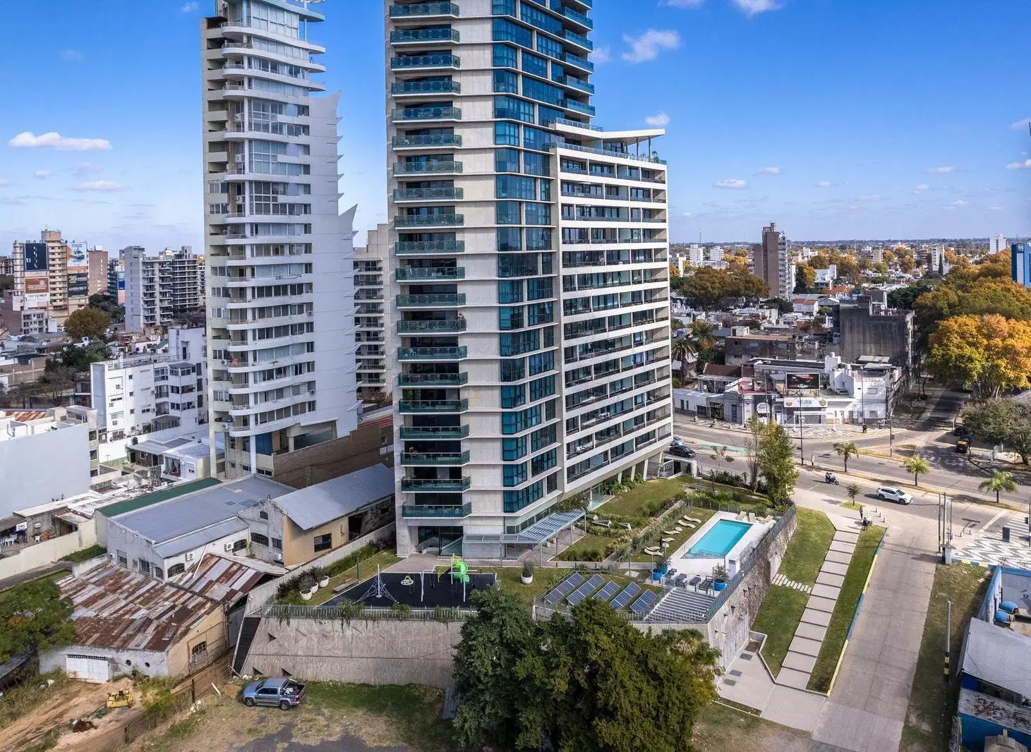 VENTA DEPARTAMENTO DE 2 DORMITORIOS CON VISTA AL RÍO Y PUENTE ROSARIO-VICTORIA ( BRISA) PISO 14 4