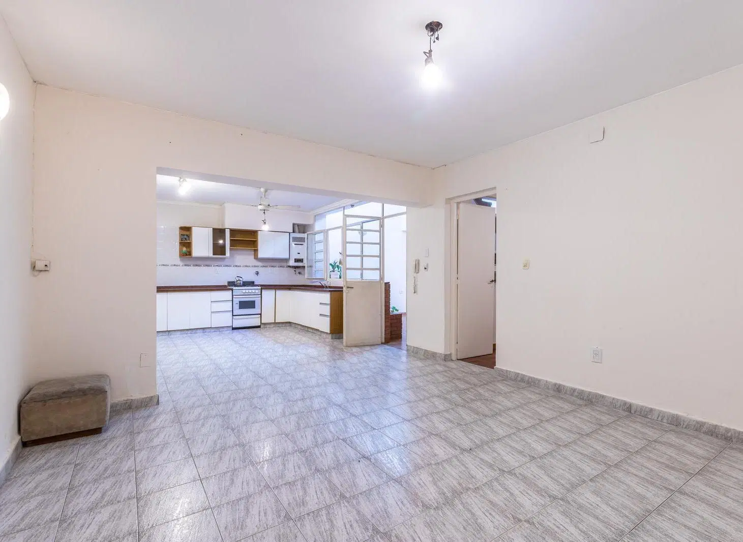 CASA INTERNA UNICA EN VENTA - 4 DORMITORIOS - ZONA CENTRO 1