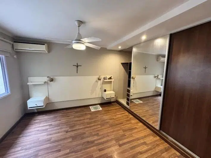 VENTA - CASA APTA CREDITO/PERMUTA TRES DORMITORIOS Y DOS COCHERAS - REP. DE LA SEXTA. 2