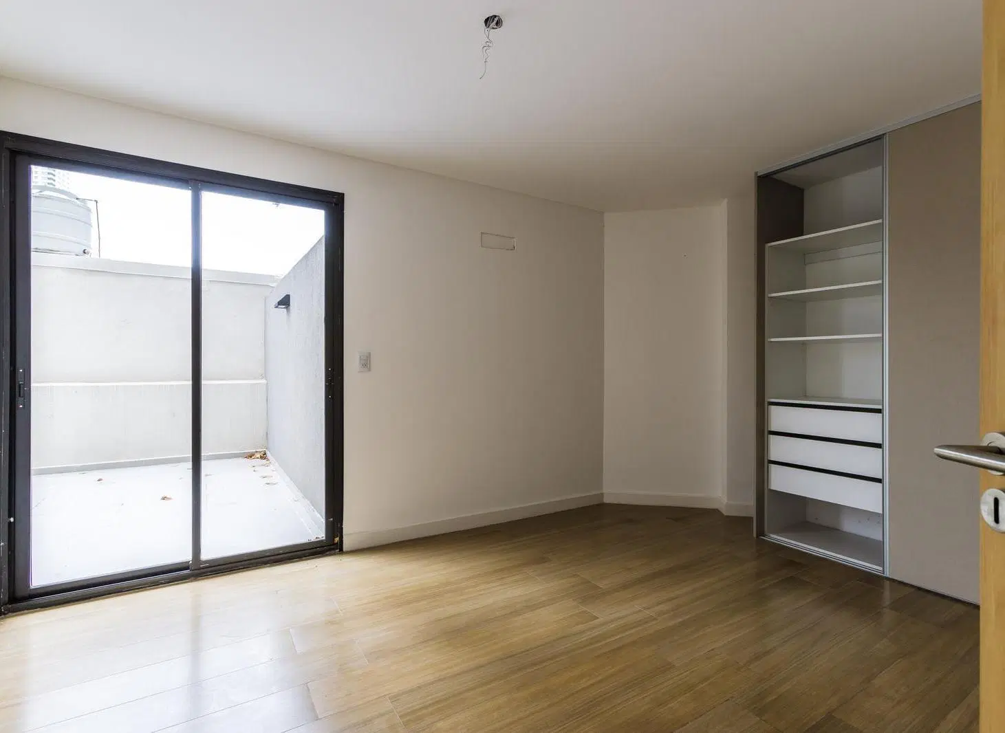 VENTA - DEPARTAMENTO DOS DORMITORIOS CON PATIO - PICHINCHA 5