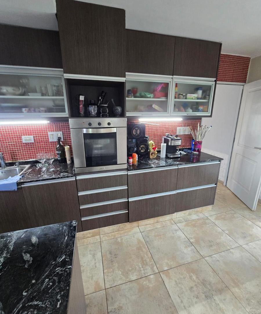 Foto de VENTA - CASA DE 3 DORMITORIOS CON COCHERA DOBLE - TIERRA DE SUEÑOS III, imagen 2