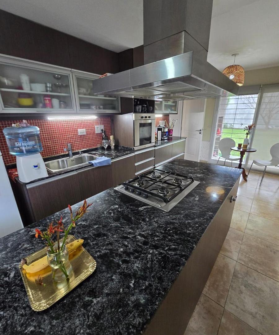 Foto de VENTA - CASA DE 3 DORMITORIOS CON COCHERA DOBLE - TIERRA DE SUEÑOS III, imagen 1