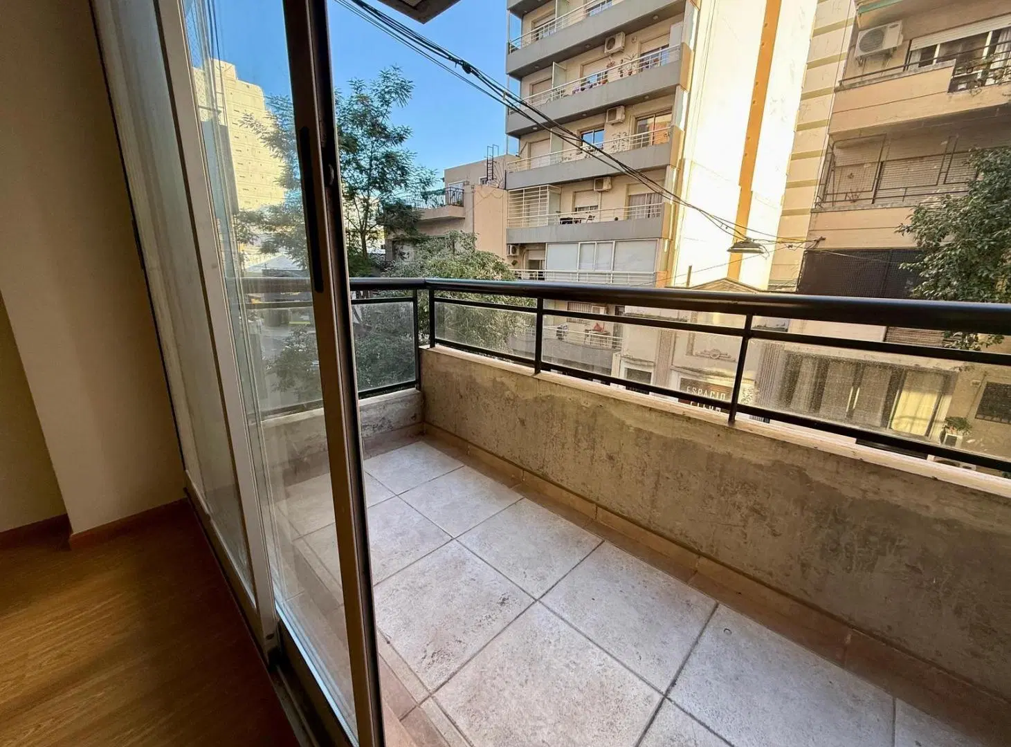 EN VENTA - DEPARTAMENTO DE UN DORMITORIO CON COCHERA - CENTRO RIO 4