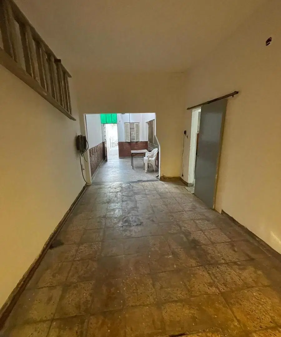EN VENTA - CASA 2 DORMITORIOS CON COCHERA Y PATIO - BARRIO PARQUE CASADO 4