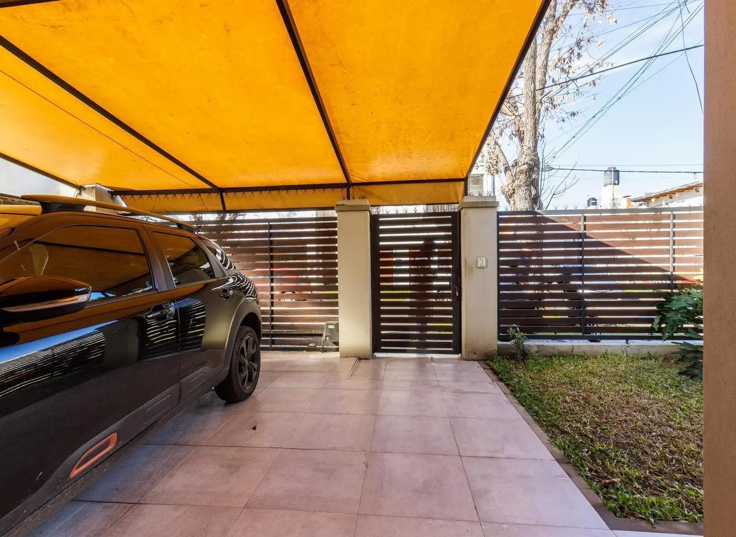 EN VENTA - CASA AL FRENTE 3 DORMITORIOS CON JARDIN Y PISCINA - ALBERDI, ROSARIO. 1