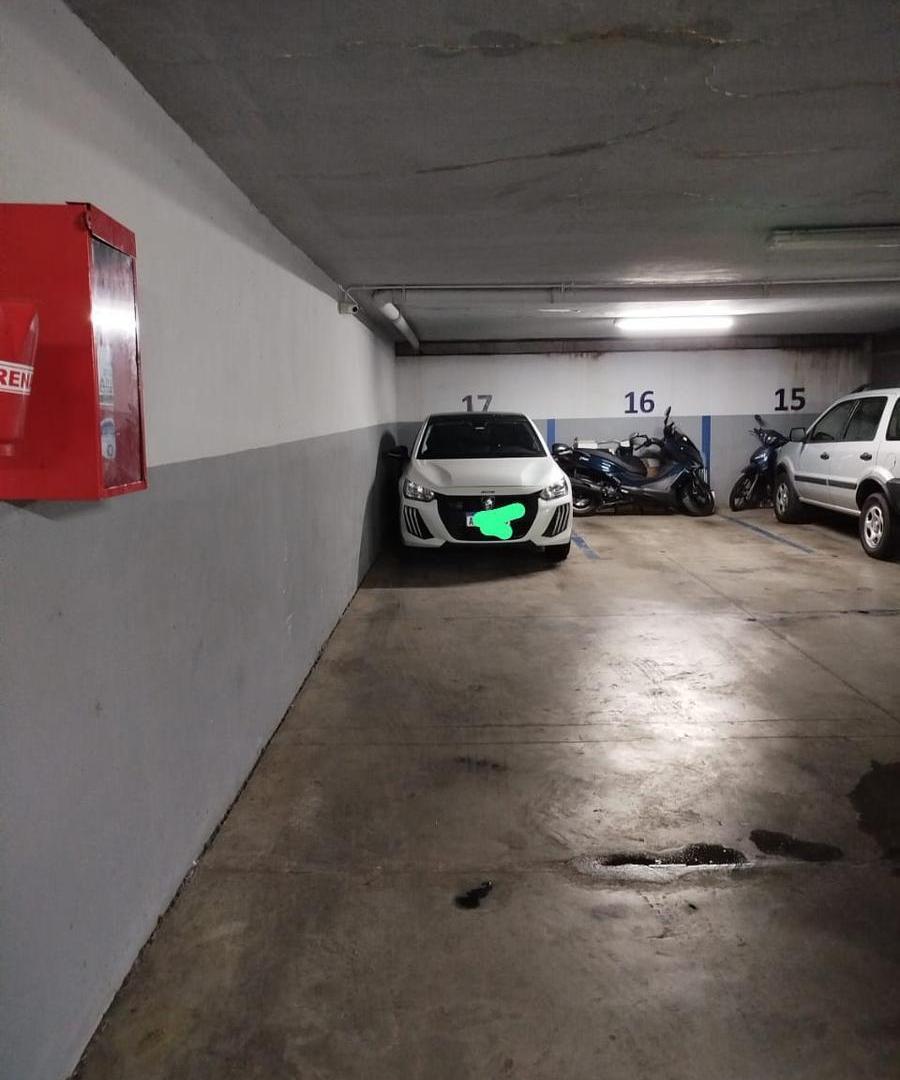 VENTA - COCHERA - BARRIO CENTRO