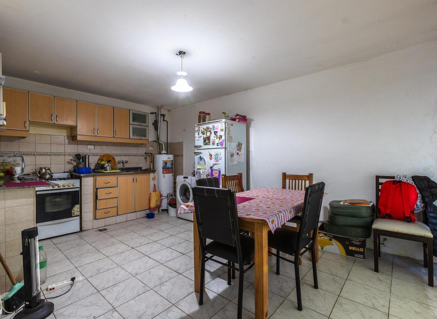 CASA DE 2 DORMITORIOS CON JARDIN EN VENTA BARRIO TRIÁNGULO