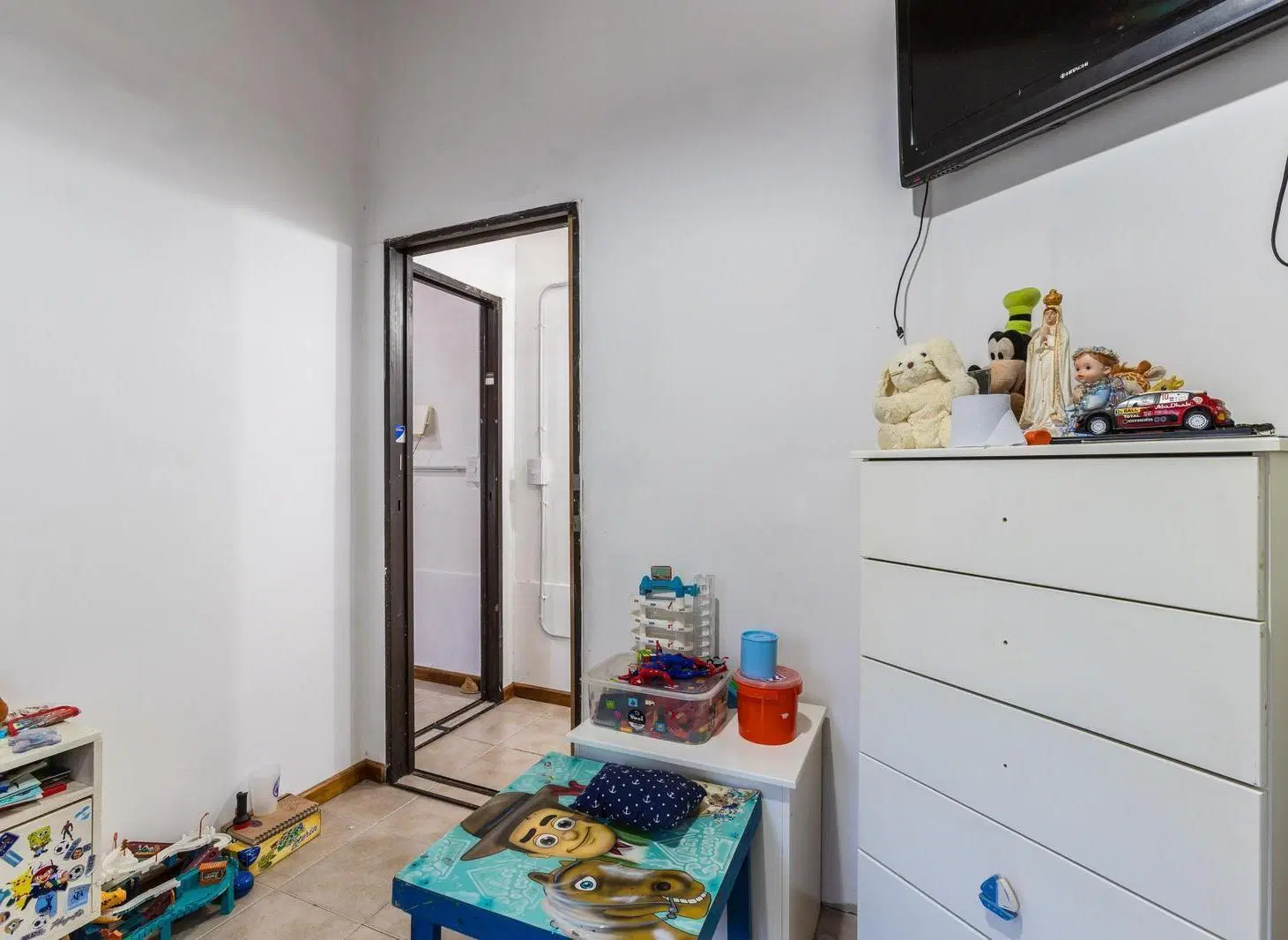 CASA DE 2 DORMITORIOS CON JARDIN EN VENTA BARRIO TRIÁNGULO 5