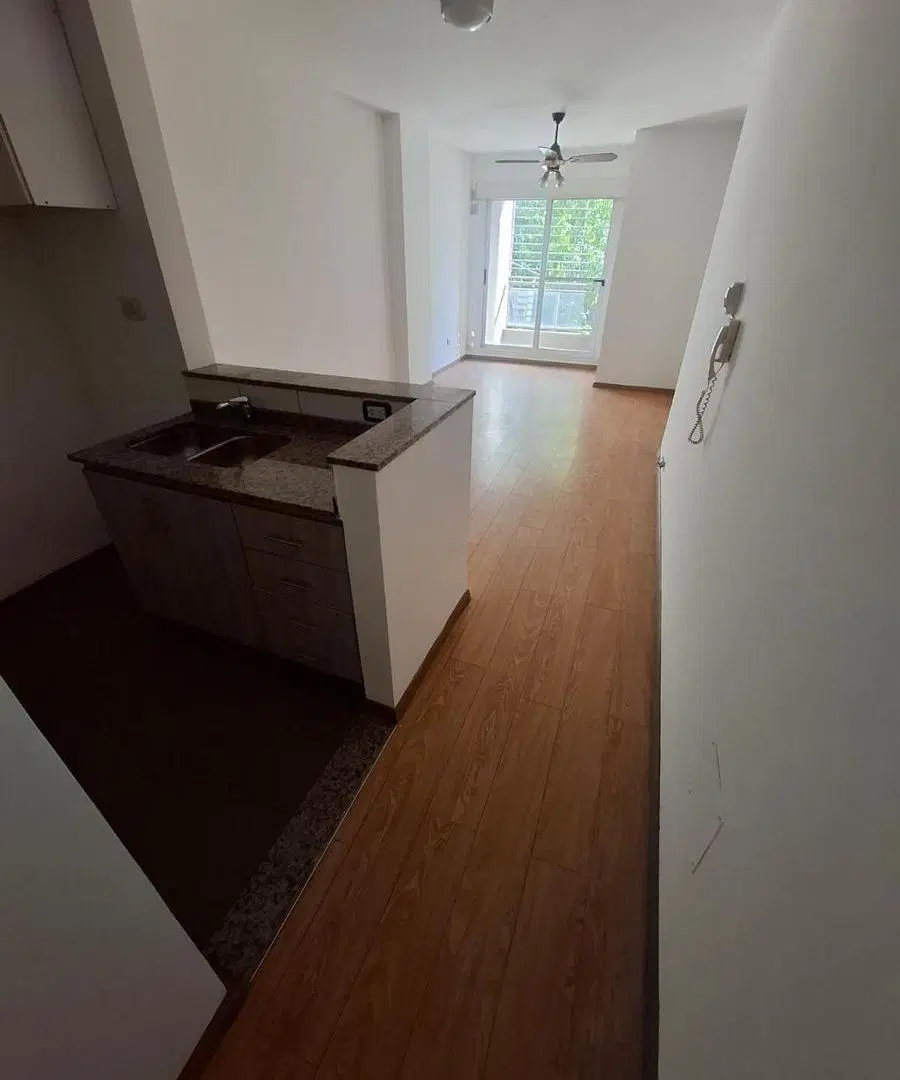 EN VENTA - DEPARTAMENTO UN DORMITORIO AL FRENTE - LOURDES, ROSARIO. 1