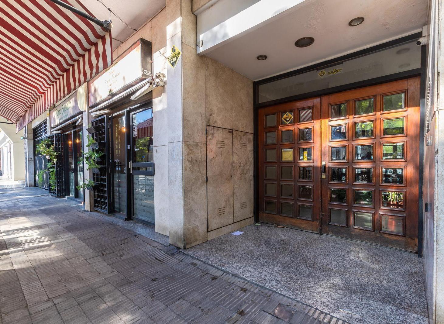 VENTA - DEPARTAMENTO 2 DORMITORIOS COMODÍN Y COCHERA VISTA AL RÍO - CENTRO