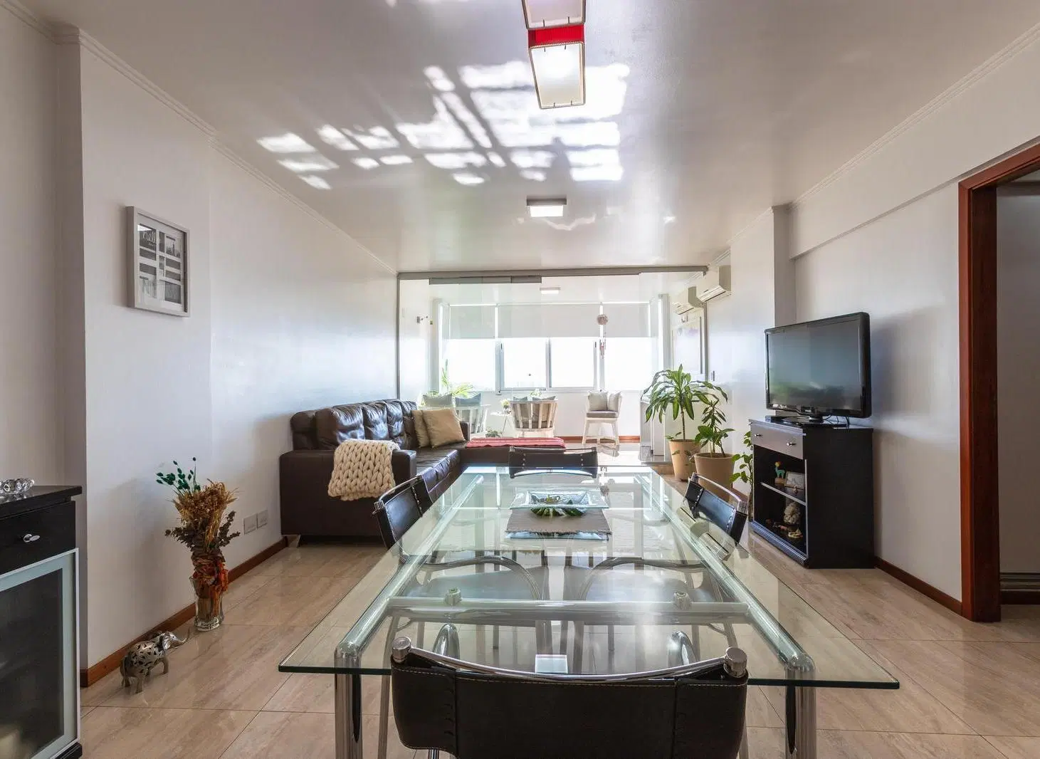 VENTA - DEPARTAMENTO 2 DORMITORIOS COMODÍN Y COCHERA VISTA AL RÍO - CENTRO 2