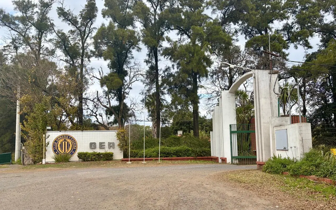 VENTA/PERMUTA - CASA 4 DORMITORIOS GER BARRIO CERRADO - PUEBLO ESTHER 4