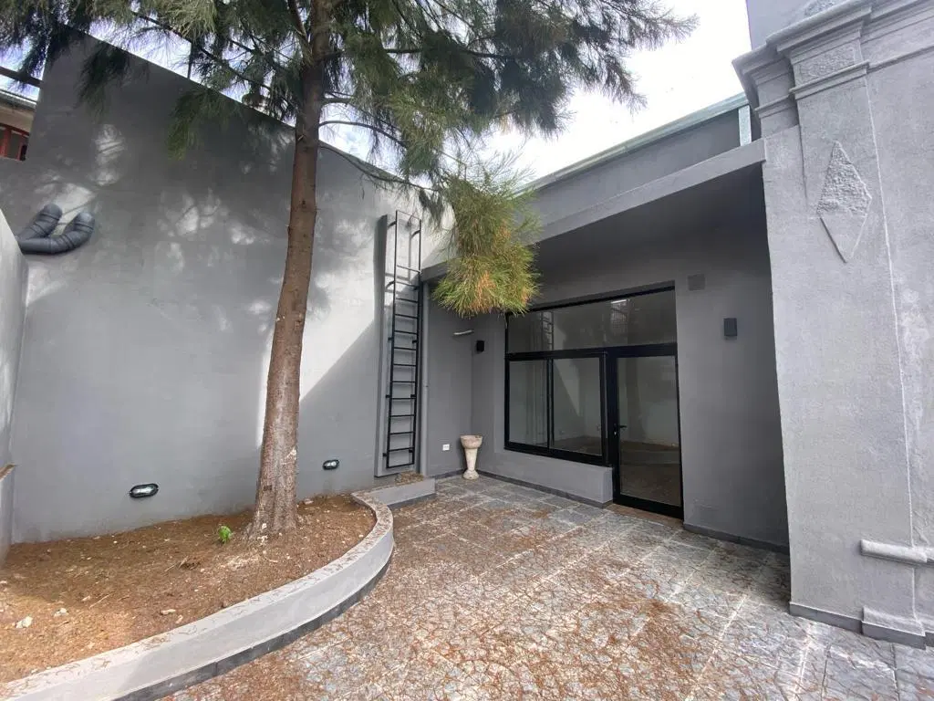 EN VENTA- CASA DE PASILLO 3 DORMITORIOS CON PATIO - ROQUE SAENZ PEÑA 4