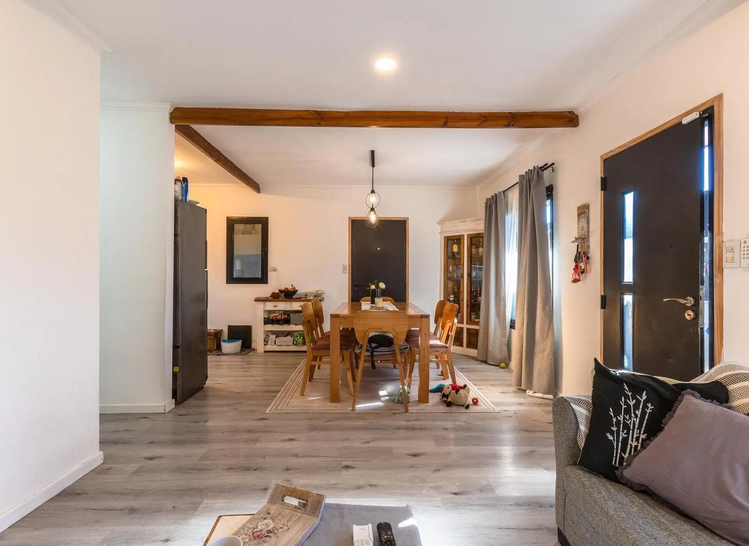 CASA DE 2 DORMITORIOS CON QUINCHO, COCHERA Y PISCINA EN VENTA BARRIO TANGO FISHERTON 1