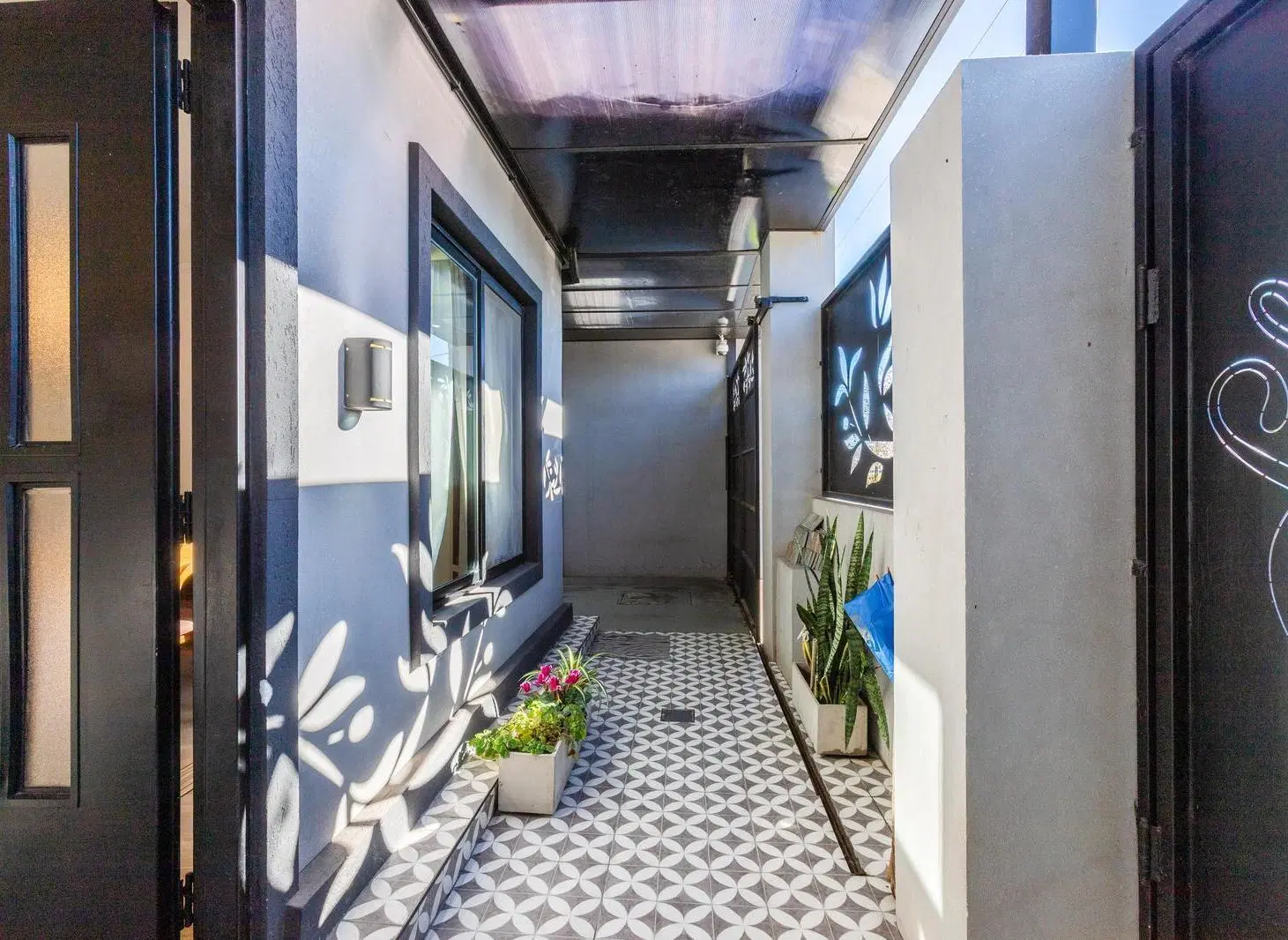 CASA DE 2 DORMITORIOS CON QUINCHO, COCHERA Y PISCINA EN VENTA BARRIO TANGO FISHERTON 5