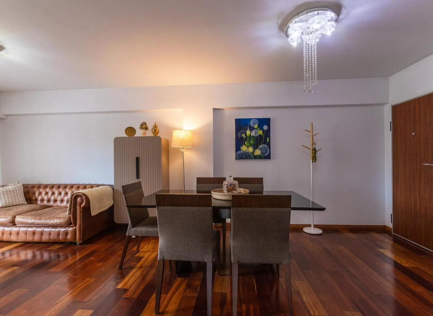 VENTA - DEPARTAMENTO 3 DORMITORIOS VISTA LATERAL AL RÍO COCHERA DOBLE Y BAULERA - CENTRO 5