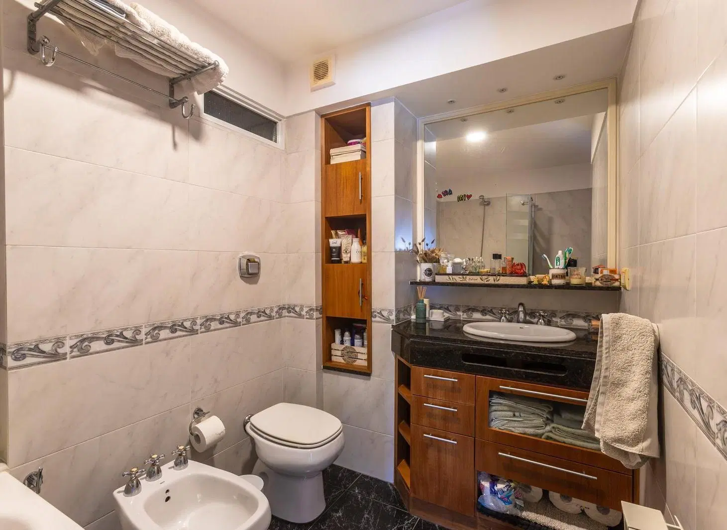 VENTA - DEPARTAMENTO DE TRES DORMITORIOS CON AMENITIES Y COCHERA - LOURDES 5