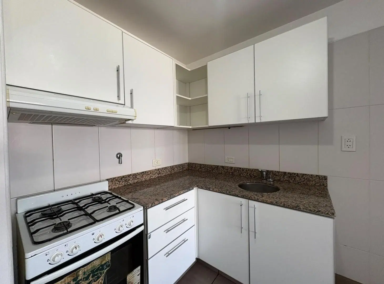 ALQUILER - DEPARTAMENTO DE UN DORMITORIO CON BALCON - LOURDES 4