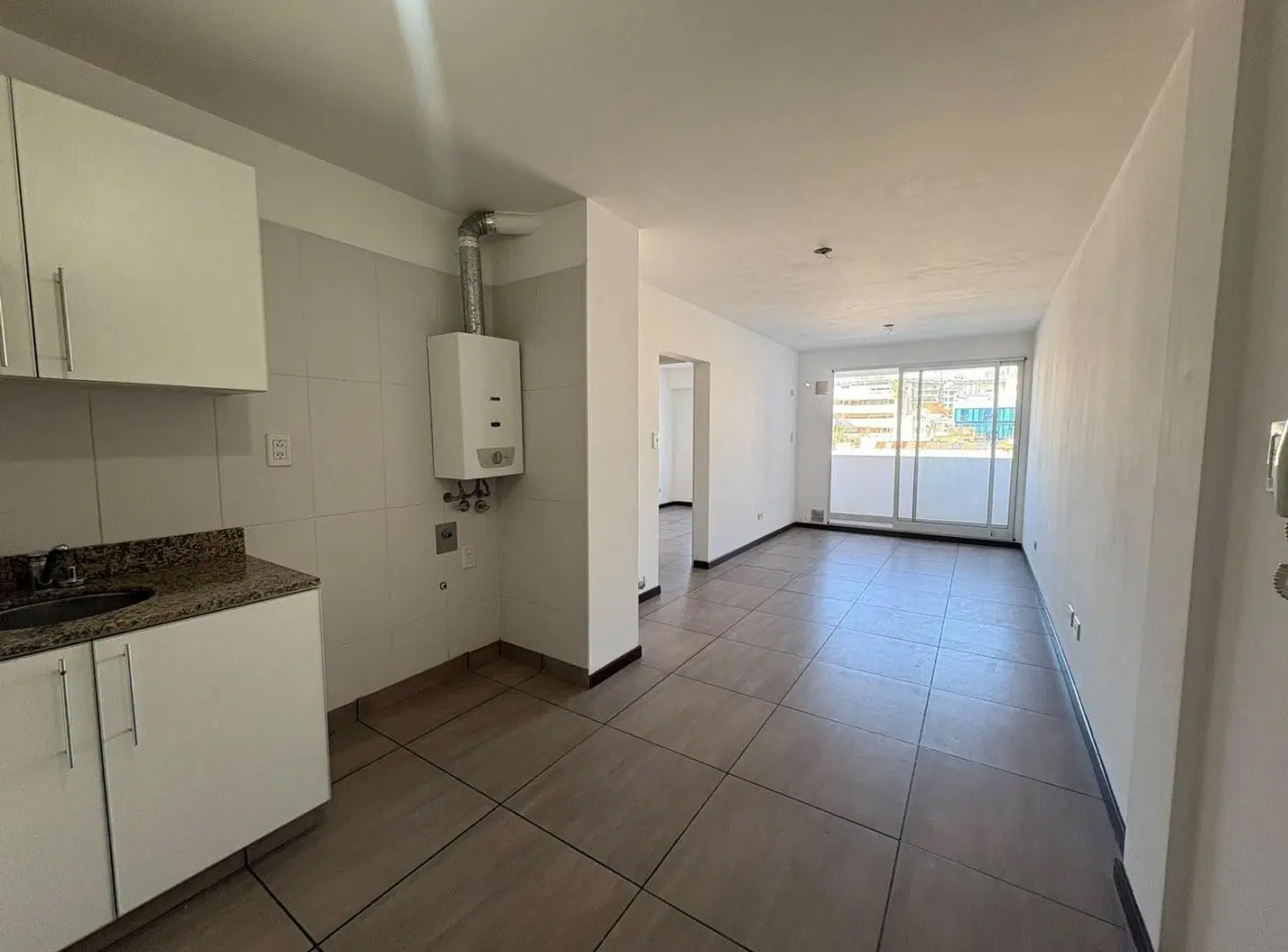 ALQUILER - DEPARTAMENTO DE UN DORMITORIO CON BALCON - LOURDES 3