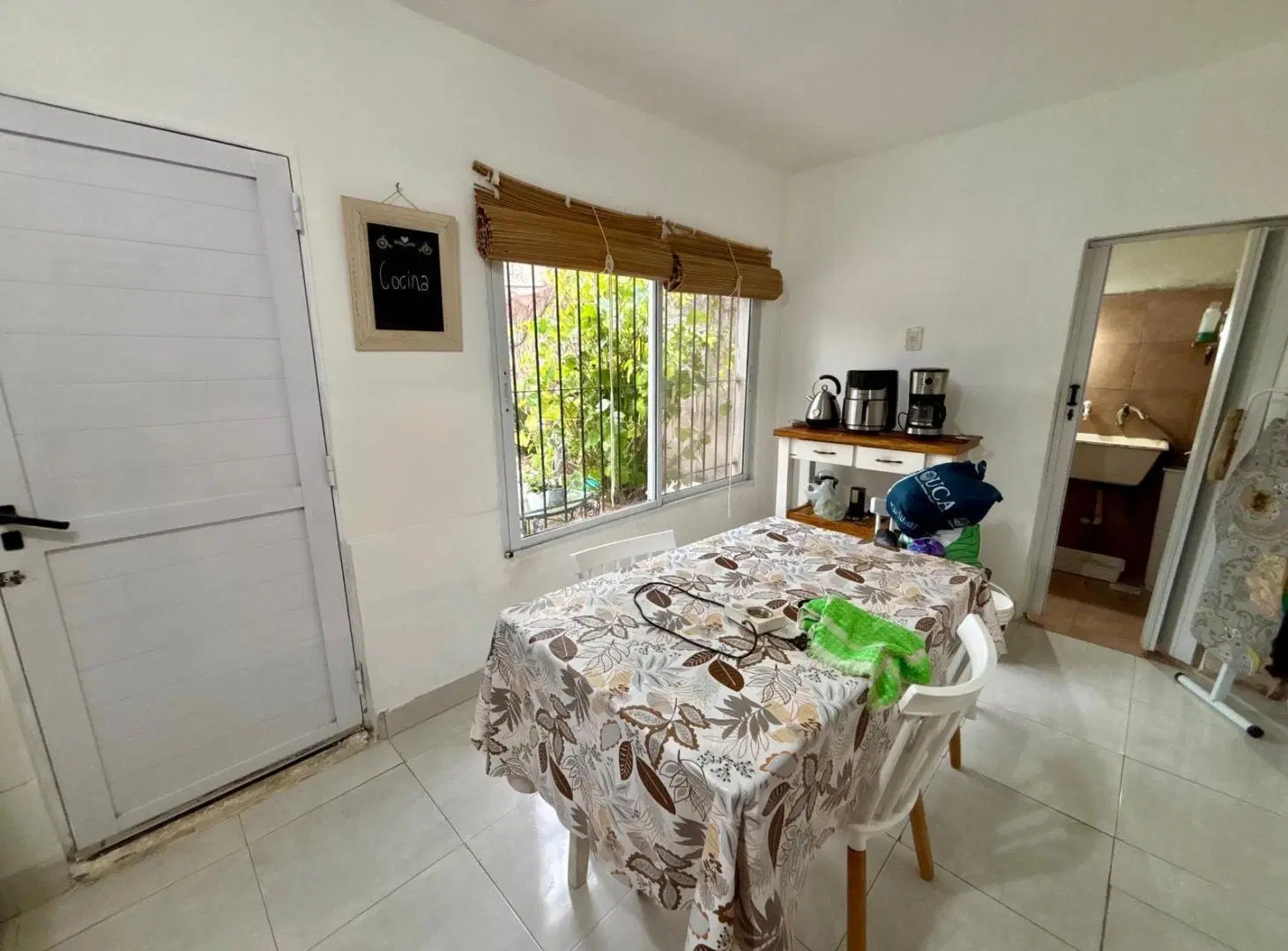 VENTA - CASA 2 DORMITORIOS CON COCHERA Y JARDIN - LA TABLADA 2