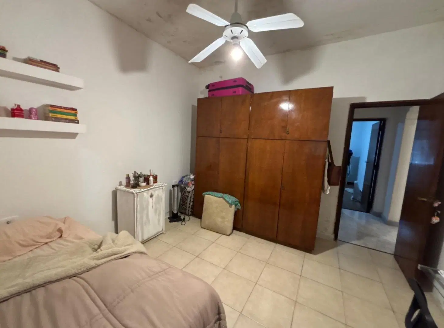 VENTA - CASA 2 DORMITORIOS CON COCHERA Y JARDIN - LA TABLADA 5