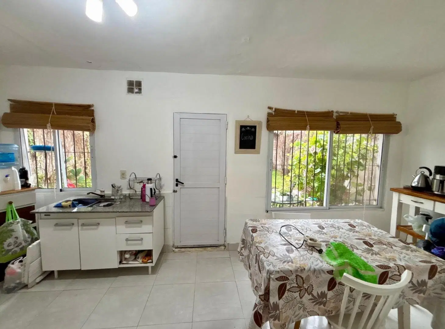 VENTA - CASA 2 DORMITORIOS CON COCHERA Y JARDIN - LA TABLADA 3