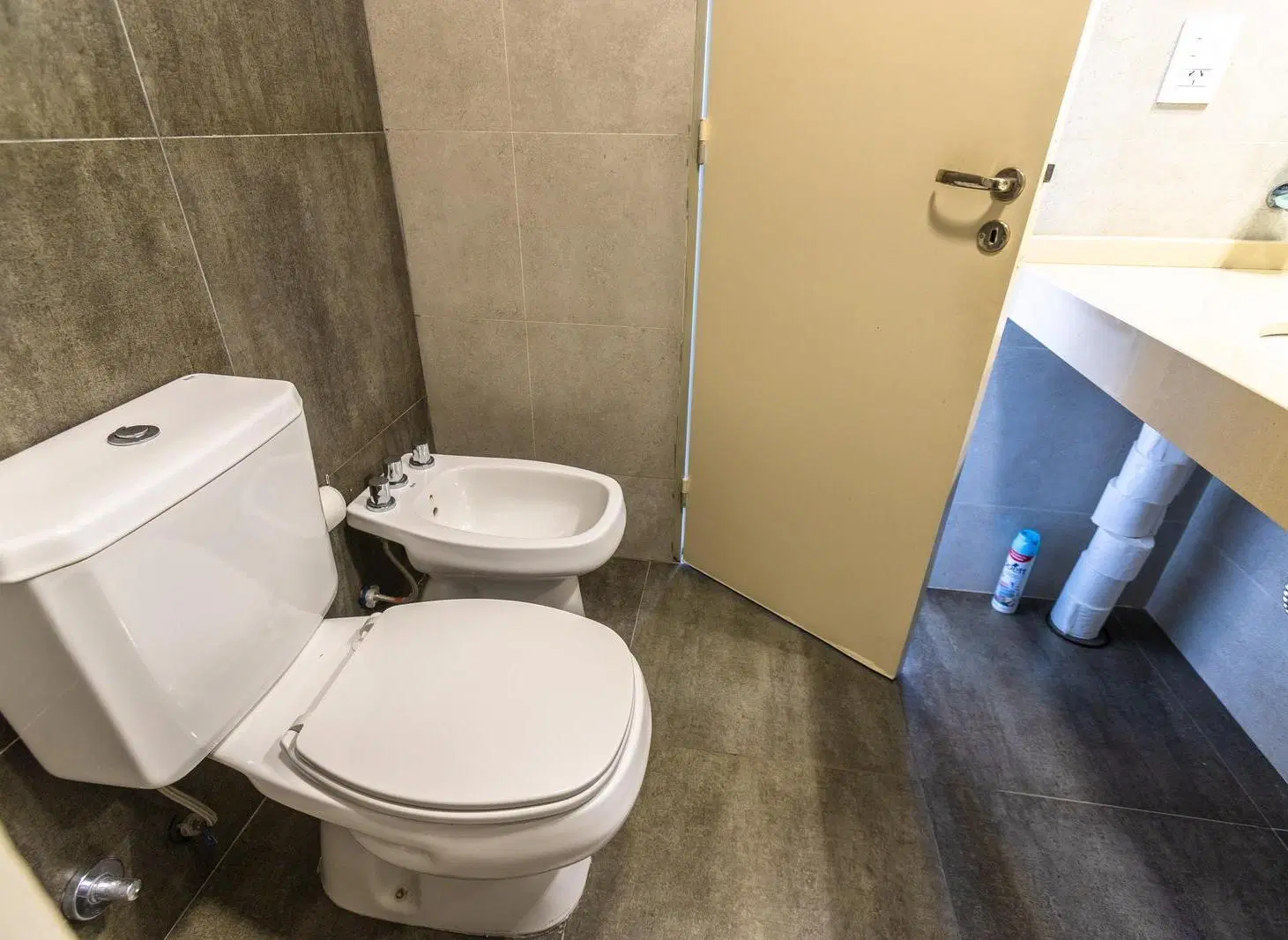 VENTA - DEPARTAMENTO DOS DORMITORIOS CON COCHERA - CENTRO RIO 2