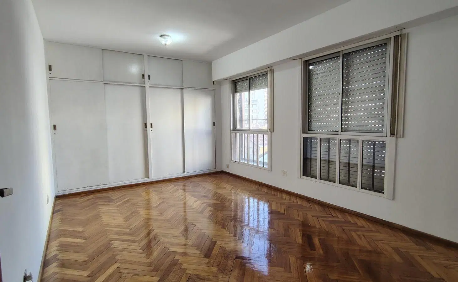 VENTA - DEPARTAMENTO TRES DORMITORIOS - COCHERA - ZONA CENTRO RÍO 3