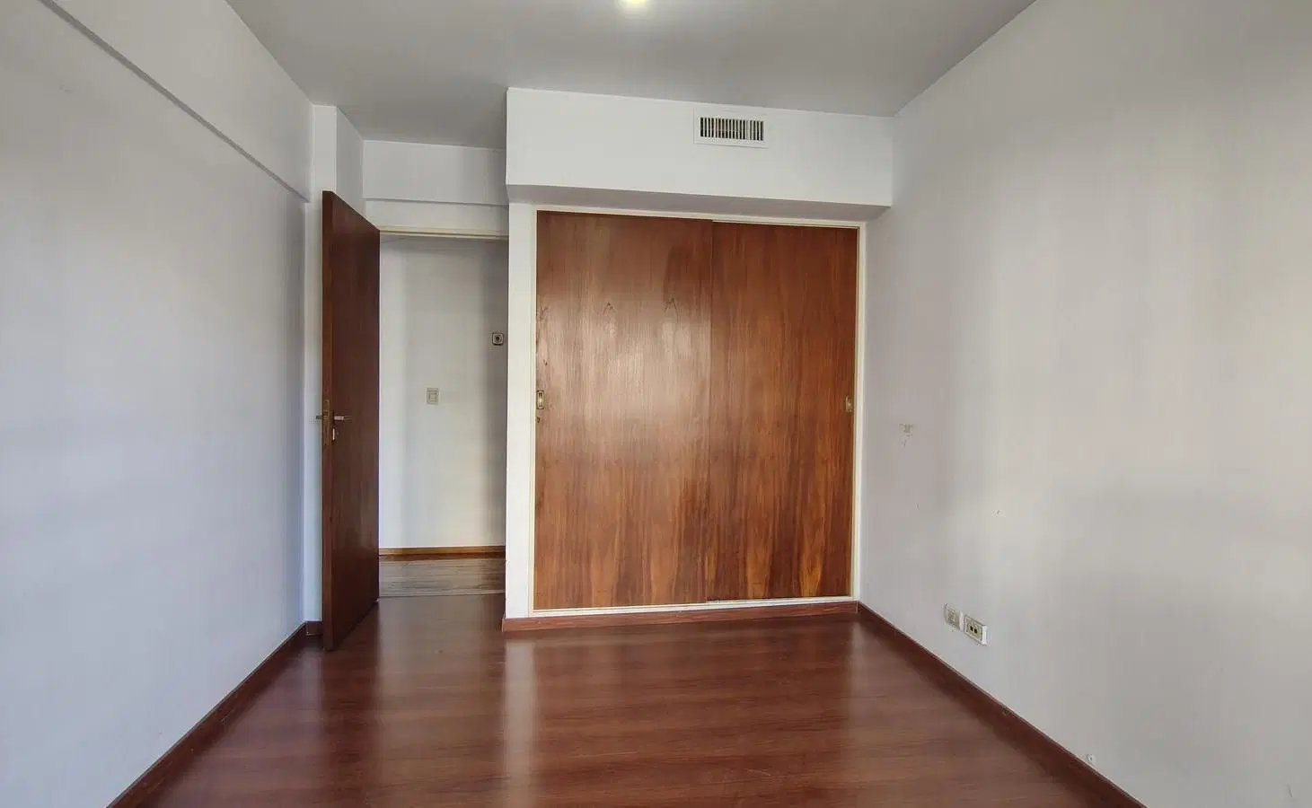 VENTA - DEPARTAMENTO TRES DORMITORIOS - COCHERA - ZONA CENTRO RÍO 8
