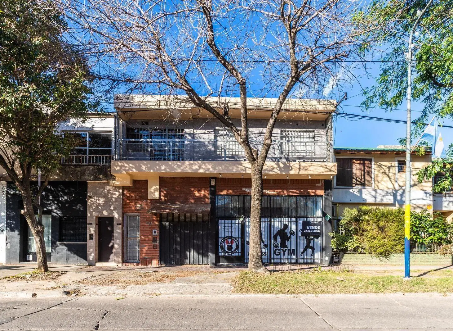 EN VENTA - LOCAL COMERCIAL - GRANADERO BAIGORRIA 8