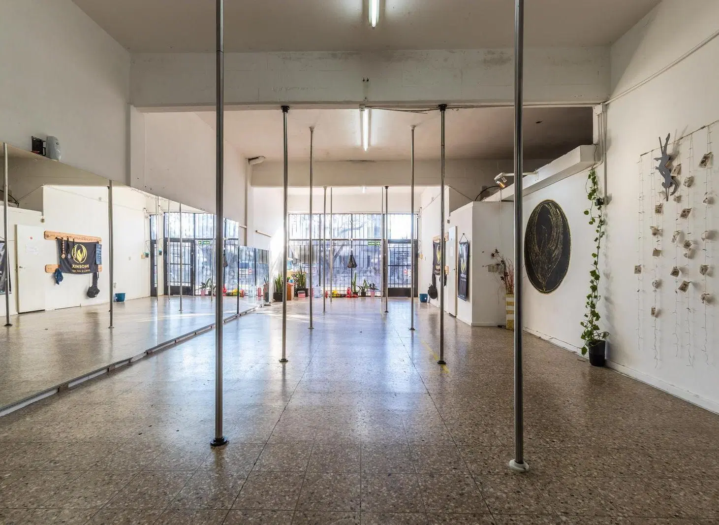 EN VENTA - LOCAL COMERCIAL - GRANADERO BAIGORRIA 3