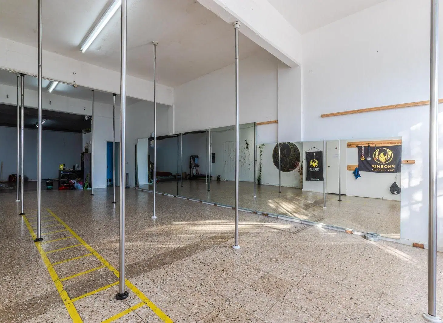 EN VENTA - LOCAL COMERCIAL - GRANADERO BAIGORRIA 2