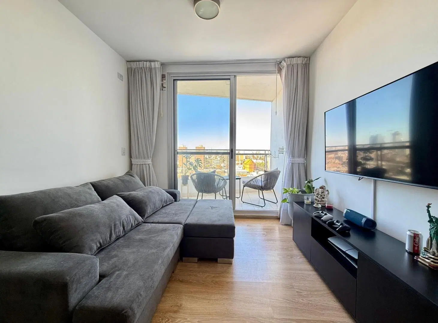 EN VENTA - DEPARTAMENTO UN DORMITORIO CON BALCON AL FRENTE - PICHINCHA 1