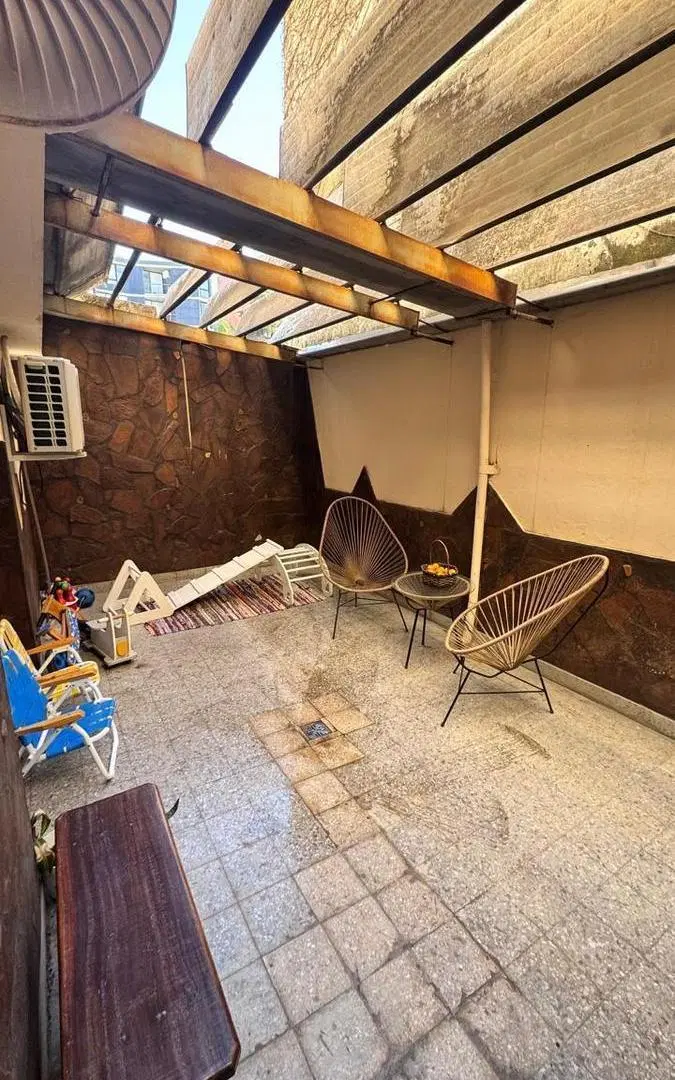 VENTA - DEPARTAMENTO RECICLADO DOS DORMITORIOS CON PATIO - BARRIO LOURDES 5