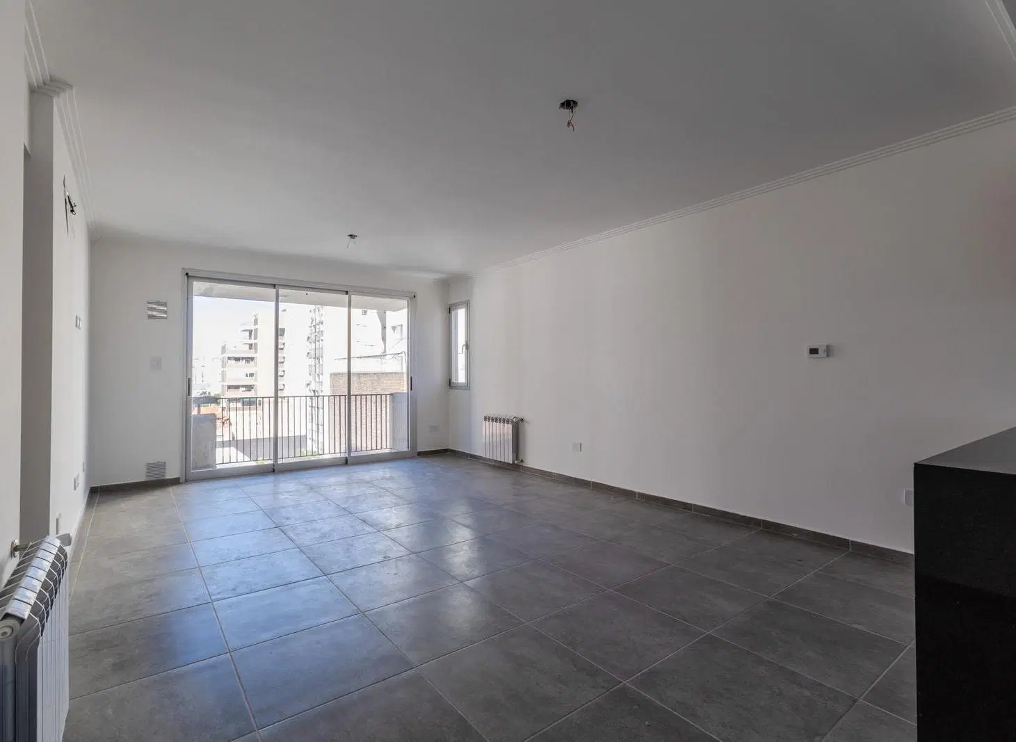EN VENTA - DEPARTAMENTO 3 DORMITORIOS CON COCHERA Y AMENITIES- CENTRO 4