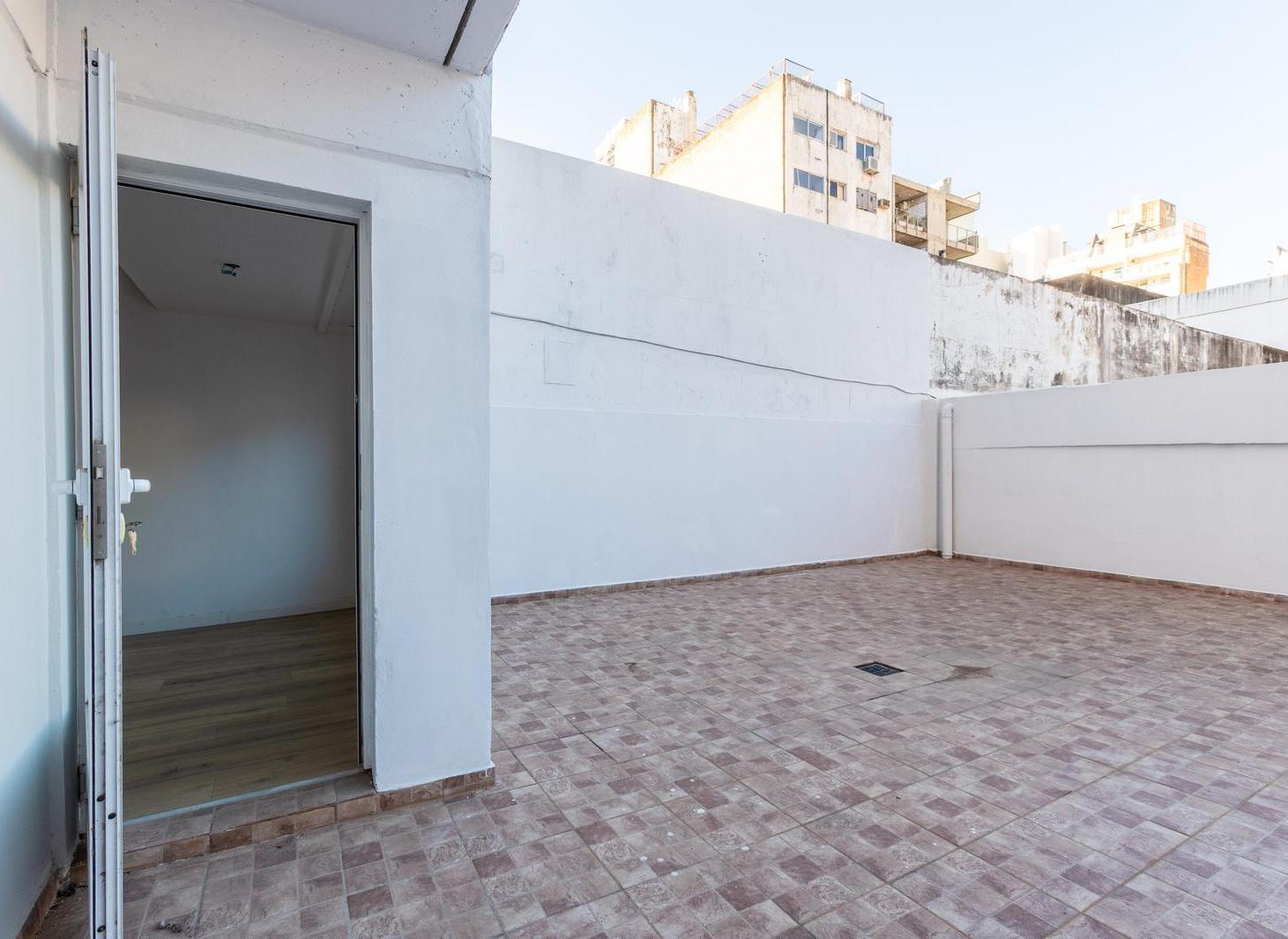 Foto de VENTA - DEPARTAMENTO UN DORMITORIO CON PATIO - BARRIO MARTIN, imagen 4