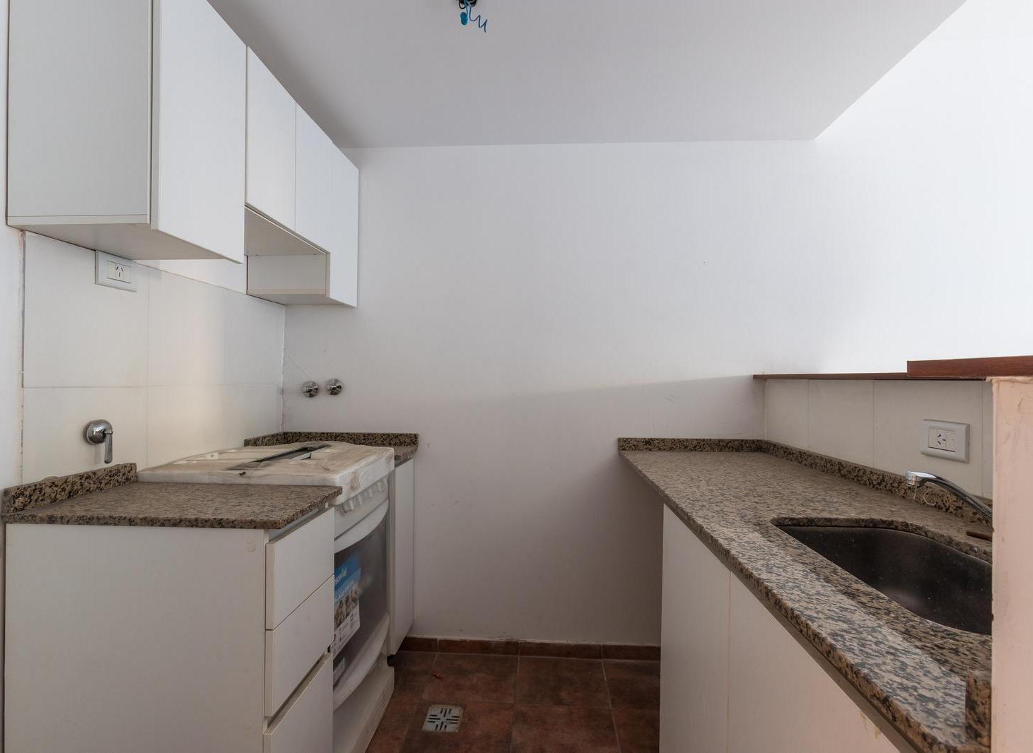 Foto de VENTA - DEPARTAMENTO UN DORMITORIO CON PATIO - BARRIO MARTIN, imagen 2