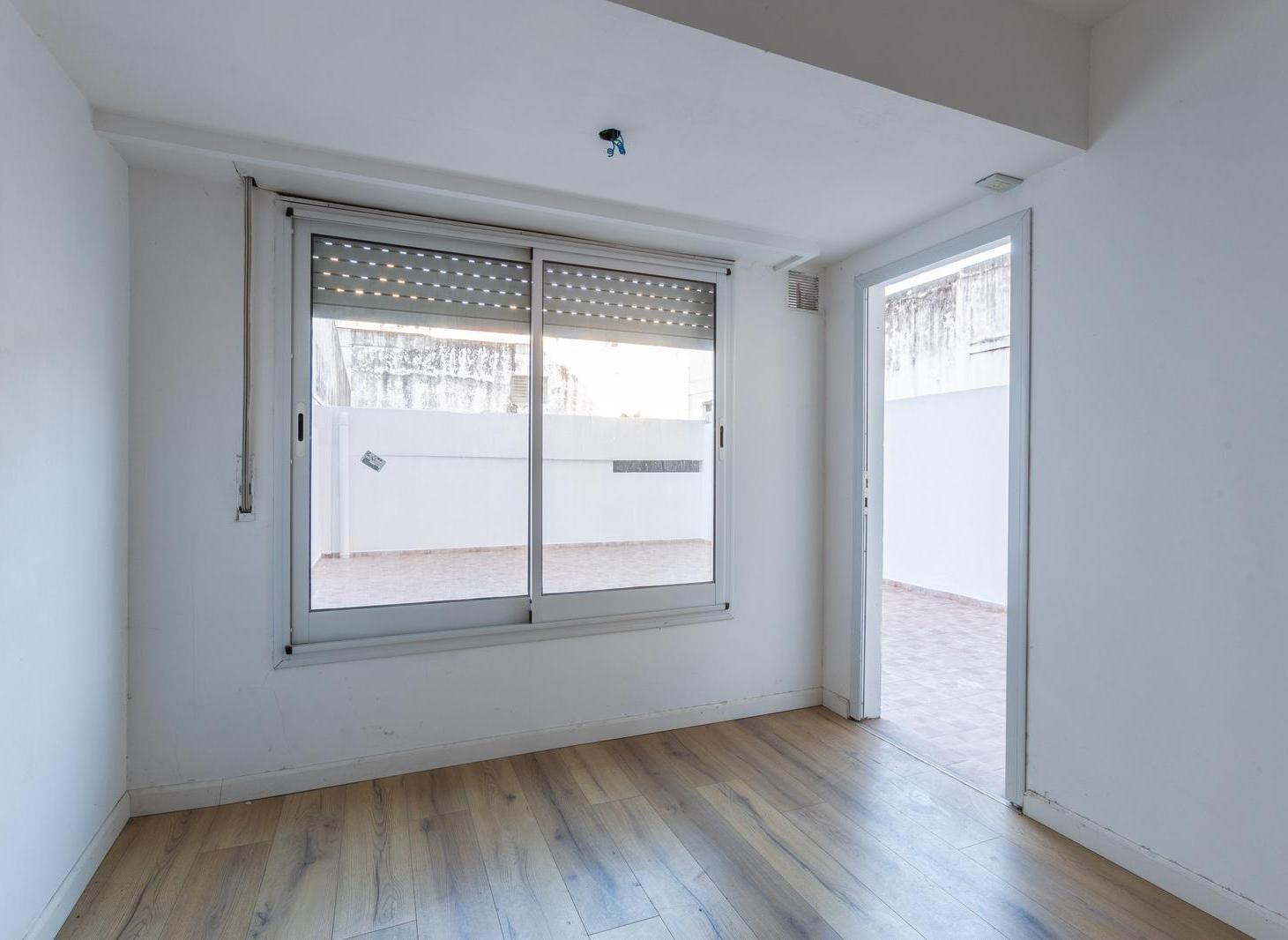 Foto de VENTA - DEPARTAMENTO UN DORMITORIO CON PATIO - BARRIO MARTIN, imagen 3