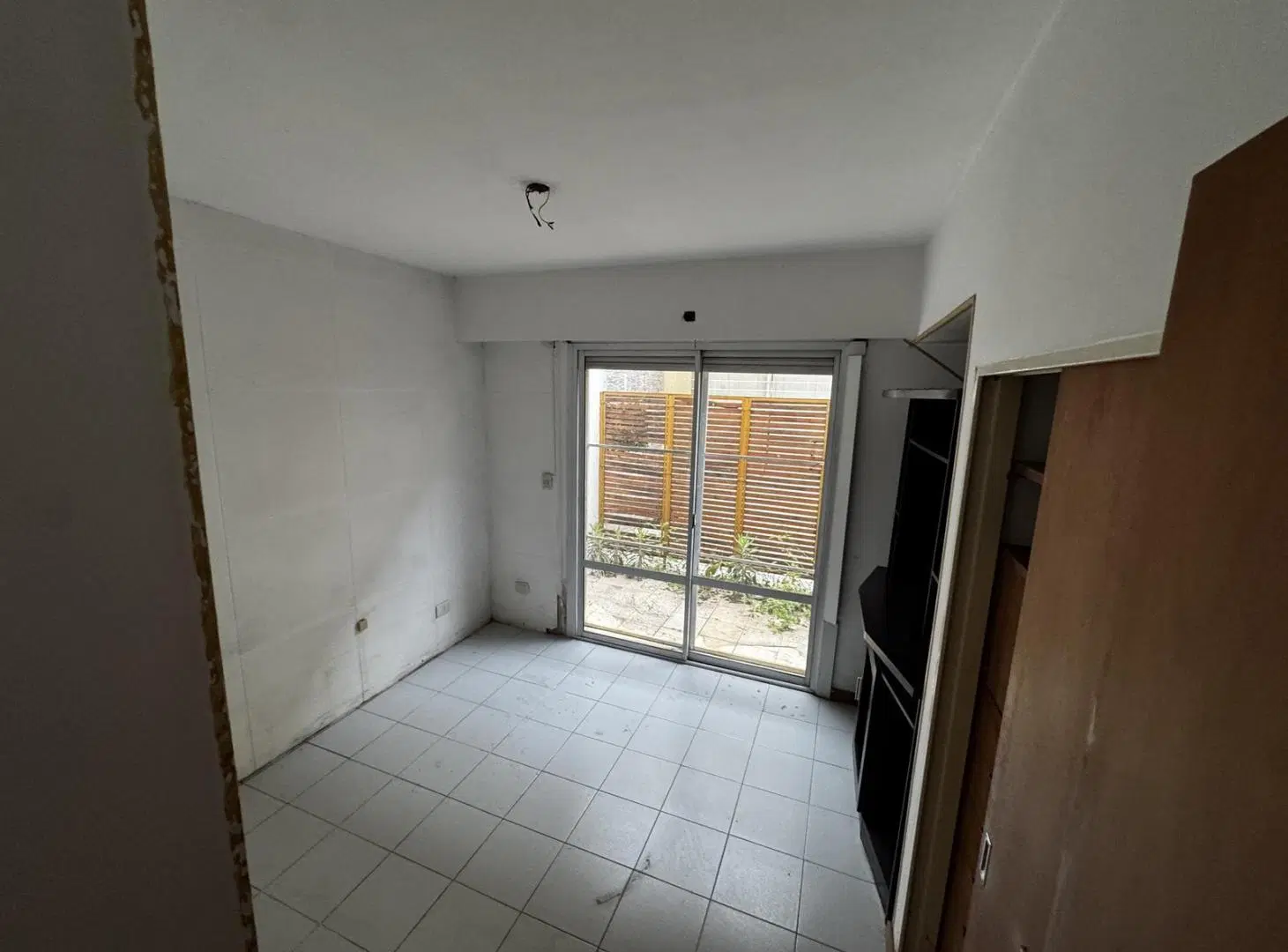 EN VENTA - DEPARTAMENTO 1 DORMITORIO PLANTA BAJA CON PATIO - BARRIO ABASTO 4