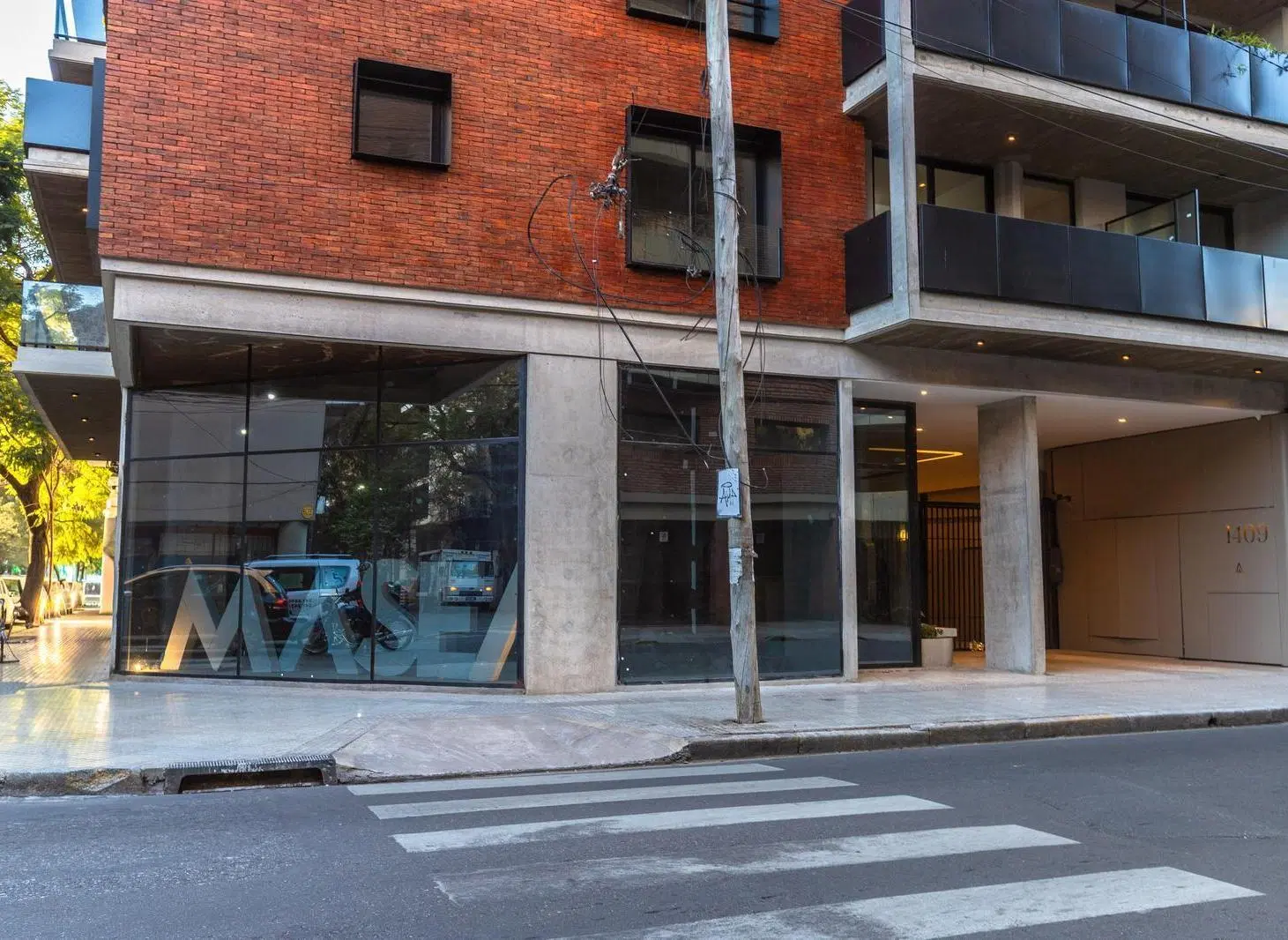 DEPARTAMENTO DE 3 DORMITORIOS CON PARRILLERO A ESTRENAR BARRIO CENTRO 4