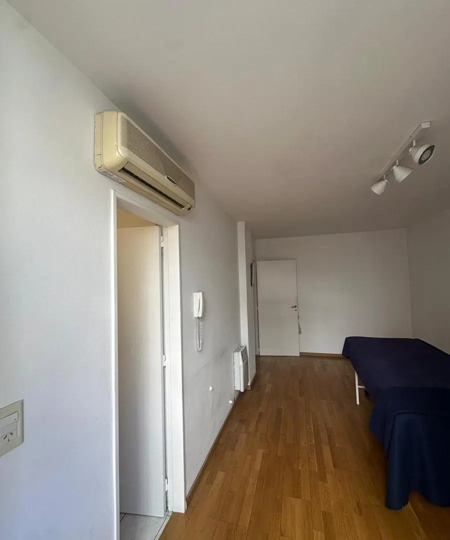 EN VENTA - MONOAMBIENTE DIVIDIDO APTO PROFESIONAL CON PATIO - BARRIO CENTRO 4