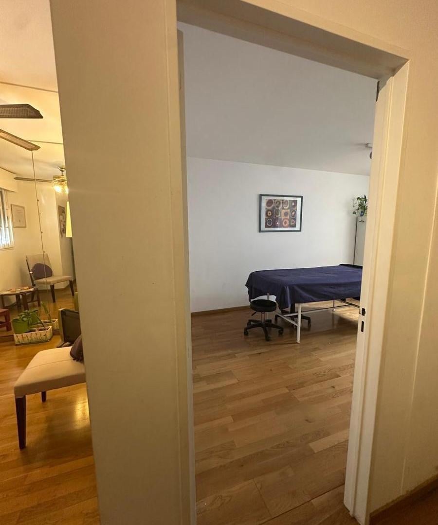 Foto de EN VENTA - MONOAMBIENTE DIVIDIDO APTO PROFESIONAL CON PATIO - BARRIO, imagen 1