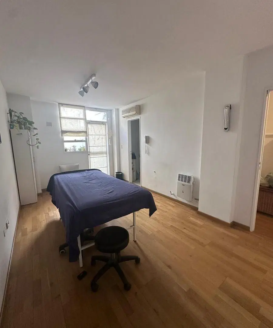 EN VENTA - MONOAMBIENTE DIVIDIDO APTO PROFESIONAL CON PATIO - BARRIO CENTRO 3