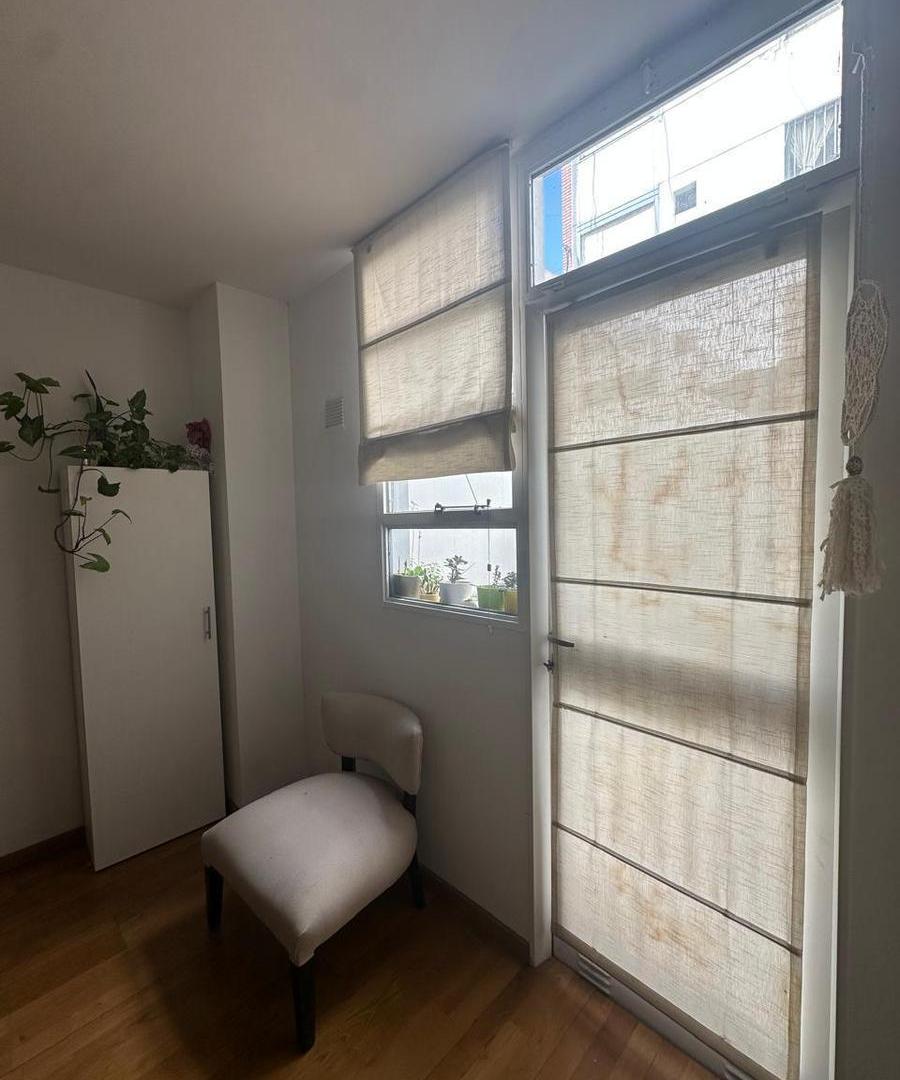 Foto de EN VENTA - MONOAMBIENTE DIVIDIDO APTO PROFESIONAL CON PATIO - BARRIO, imagen 2