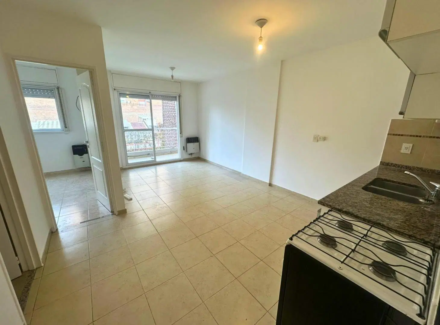 ALQUILER - DEPTO 1 DORMITORIO BALCON AL CONTRAFRENTE - CENTRO RIO 2